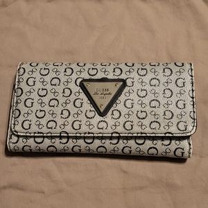 Guess Wallet Signature Design